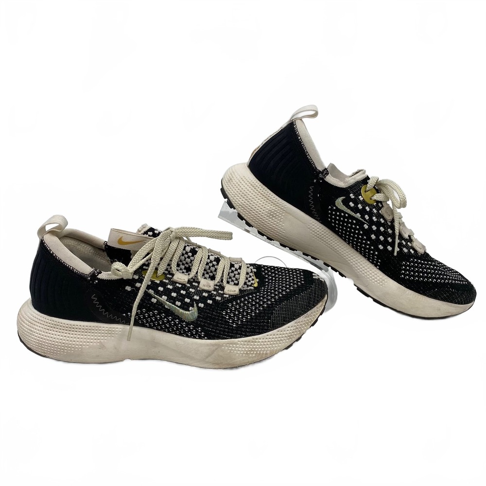 Nike Black Cream React Escape RN Flyknit Sneakers | Womens 10